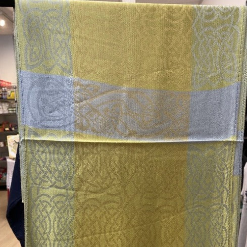 Full length view of Keeragh scarf