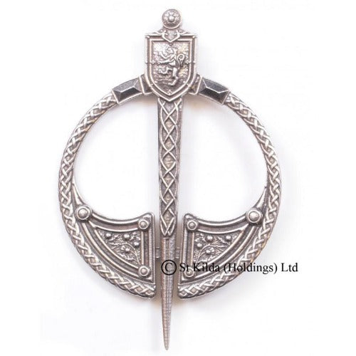 Plaid Brooch "Lion" Penannular - Celtic Corner / Scottish Treasures